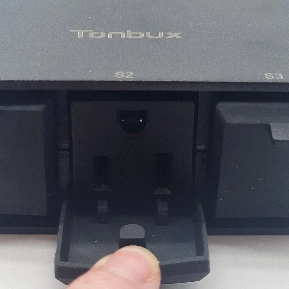 Tonbux Outdoor Wifi Smart Plug, 3 Sockets Model SOP03-15A 125V
